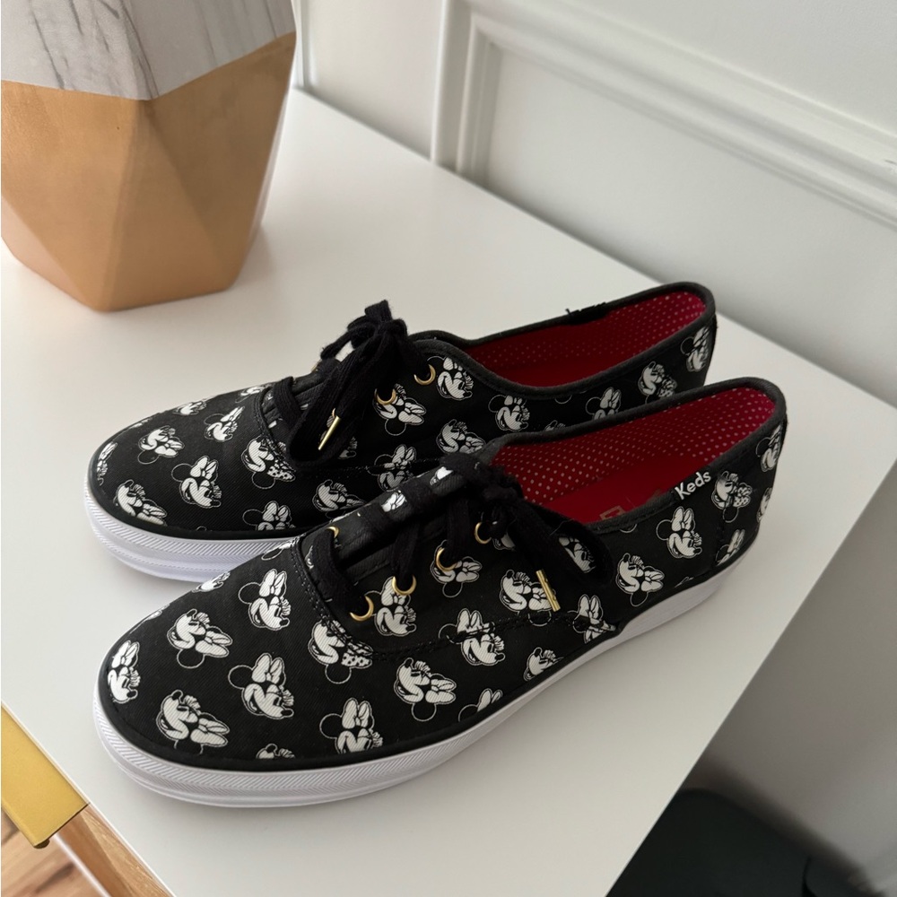 Disney keds Minnie women size 9